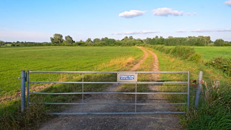Verboden toegang: niet overal mag gewandeld worden.