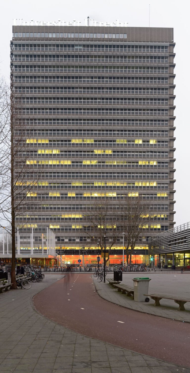 De Uithof met het Willem C. van Unnikgebouw in Utrecht